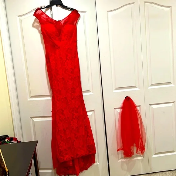 Red evening gown | size: 2-4 | Color: Red | comes with red shawl - homecoming - Picture 4 of 8